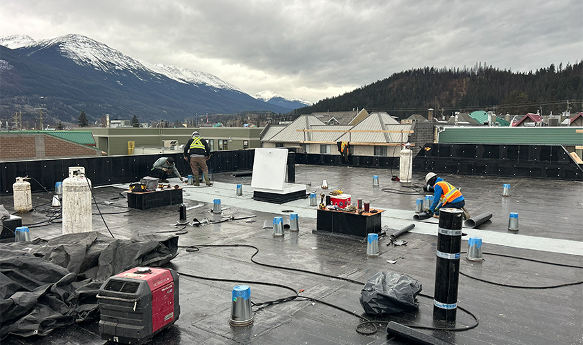 6 Ways Industrial Roof Maintenance Supports Equipment Protection